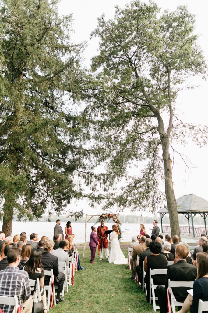 Outdoor wedding ceremony at Glen Foerd by Emily Wren Photography