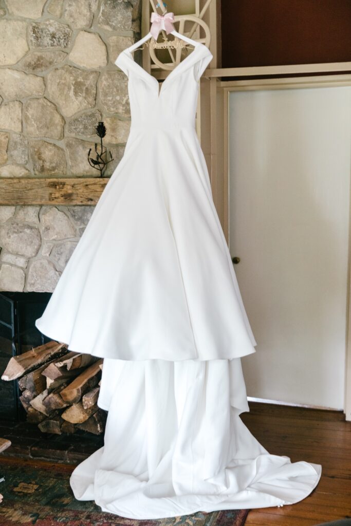 A classic wedding gown in Glen Mills, PA by Emily Wren Photography