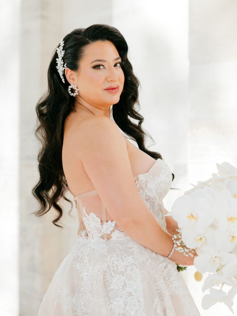 bridal portrait in Center City Philadelphia by Emily Wren Photography