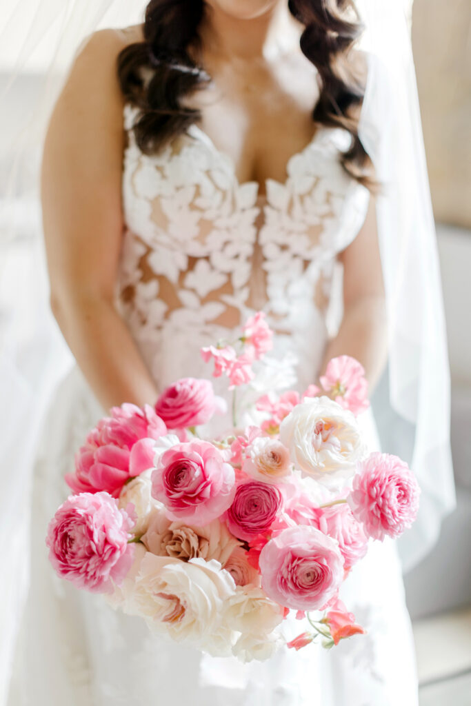 pink & white bridal floral arrangement for spring wedding in the city