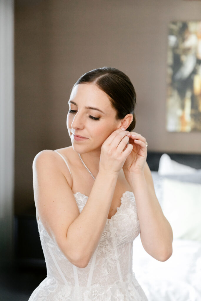 bride getting ready for her Pennsylvania wedding day by Emily Wren Photography