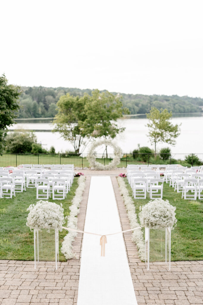 Elegant and sophisticated Lakeside wedding by Emily Wren Photography