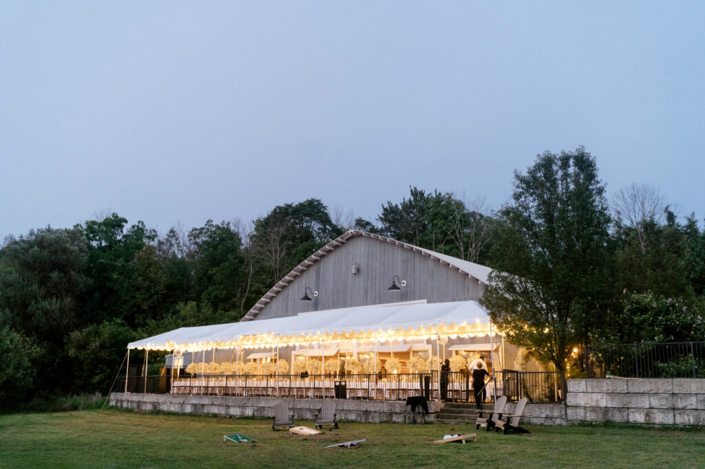 The Lake House Inn wedding reception by Emily Wren Photography