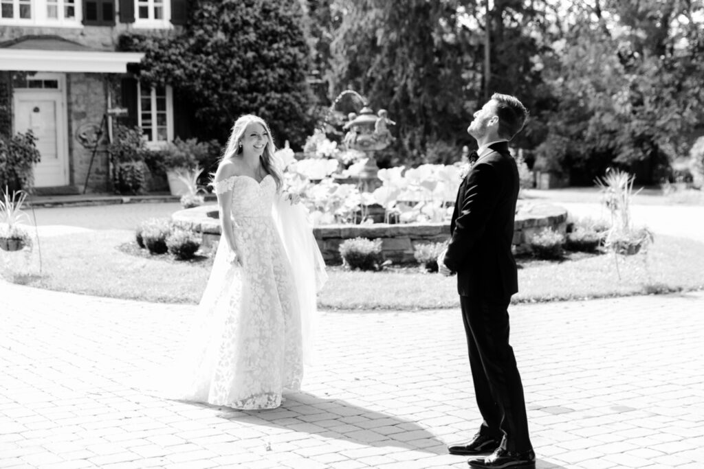 bride and groom's first look at The Inn at Barley Sheaf by Pennsylvania wedding photographer Emily Wren Photography