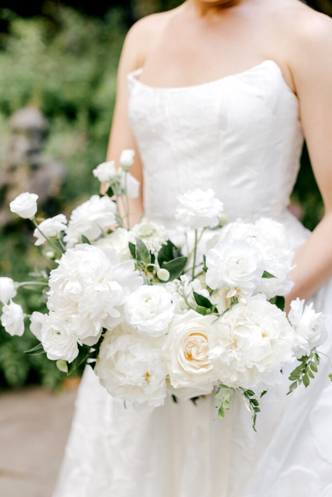 all white bridal bouquet