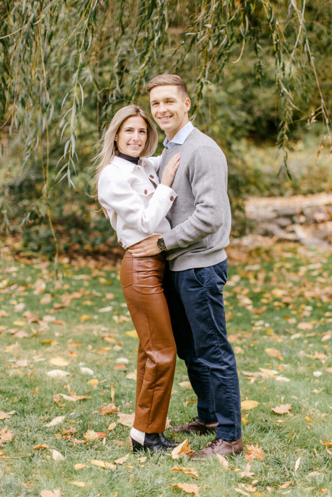 perfect fall engagement photoshoot at Appleford Estate by Emily Wren Photography