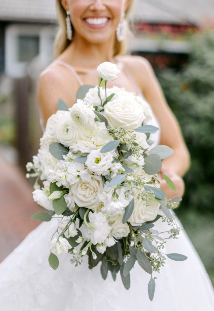 all white bridal bouquet