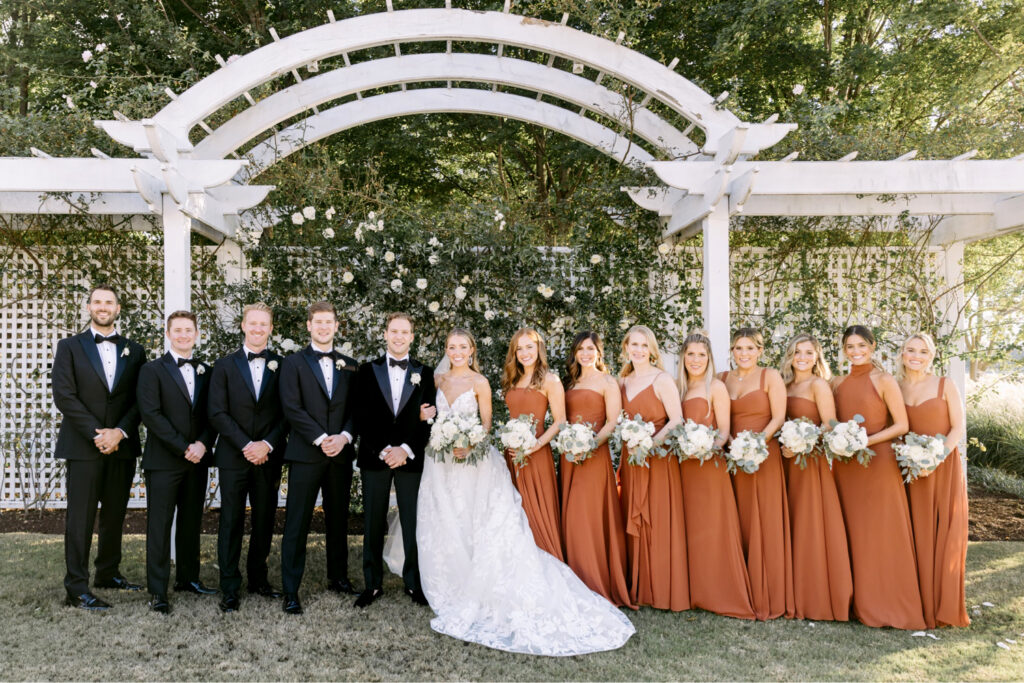 full wedding party at Chesapeake Bay Beach Club by Emily Wren Photography