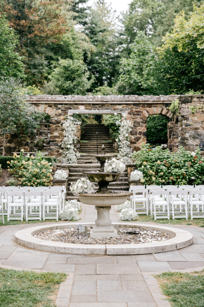 outdoor late summer wedding ceremony at Parque Ridley Creek by Emily Wren Photography