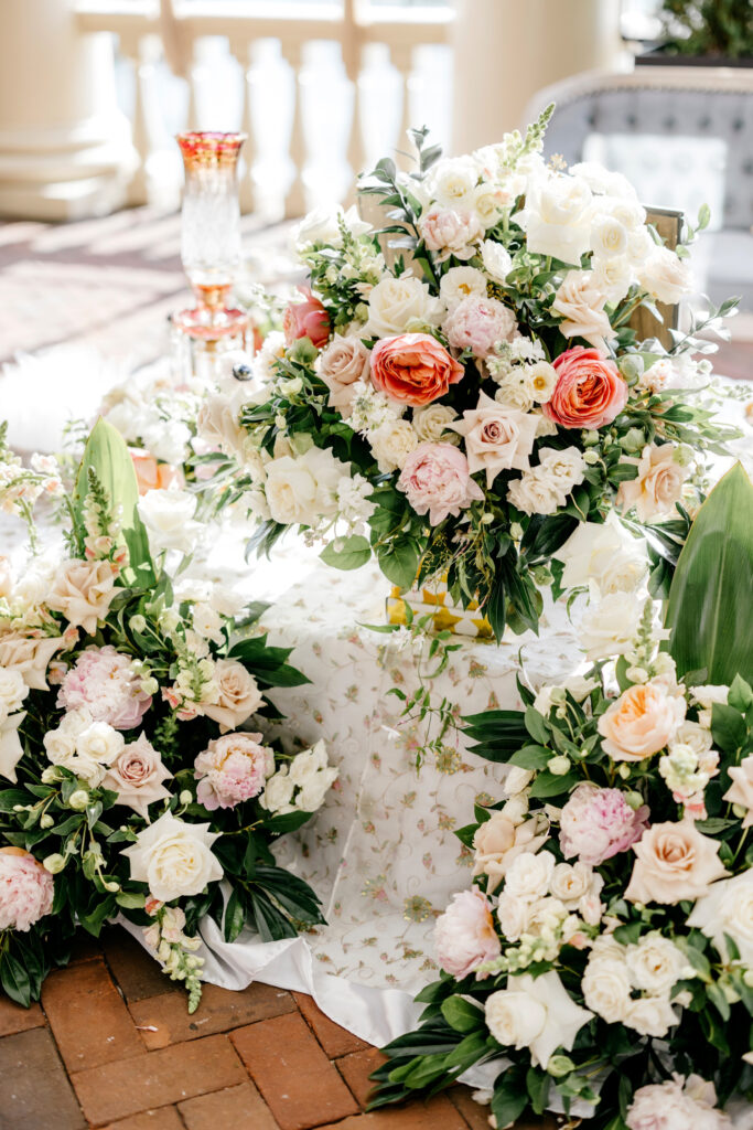 pink, coral, white & ivory summer flowers for Cescaphe wedding cermeony