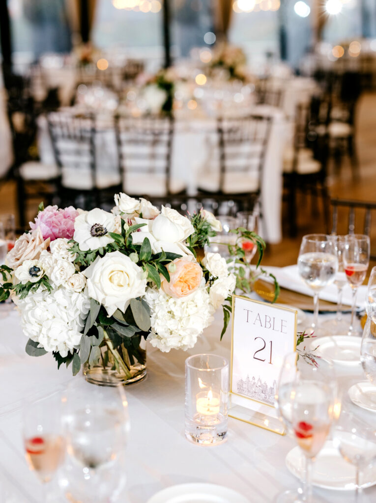 summer blooms bouquet for Cescaphe reception centerpiece