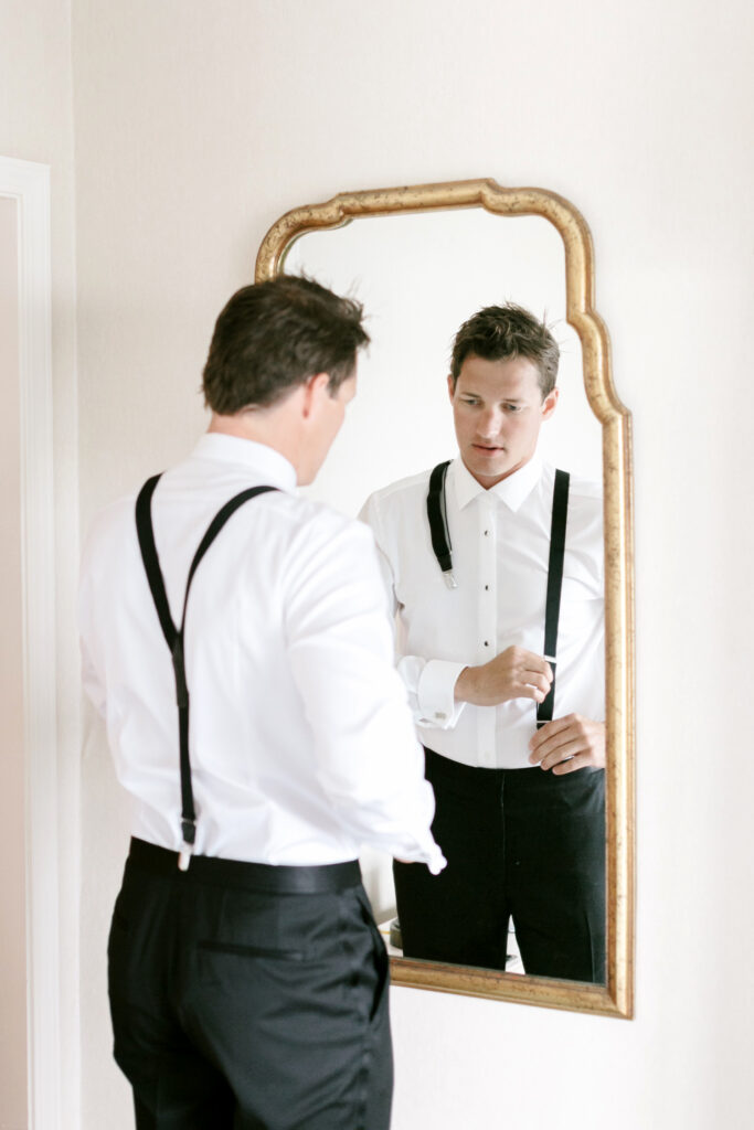 groom getting ready for his New Jersey wedding day by Emily Wren Photography