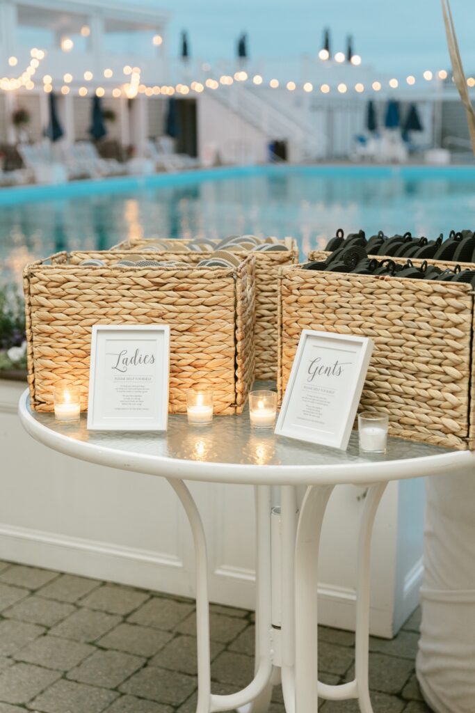 wedding guests gifts of flip flops for poolside wedding reception