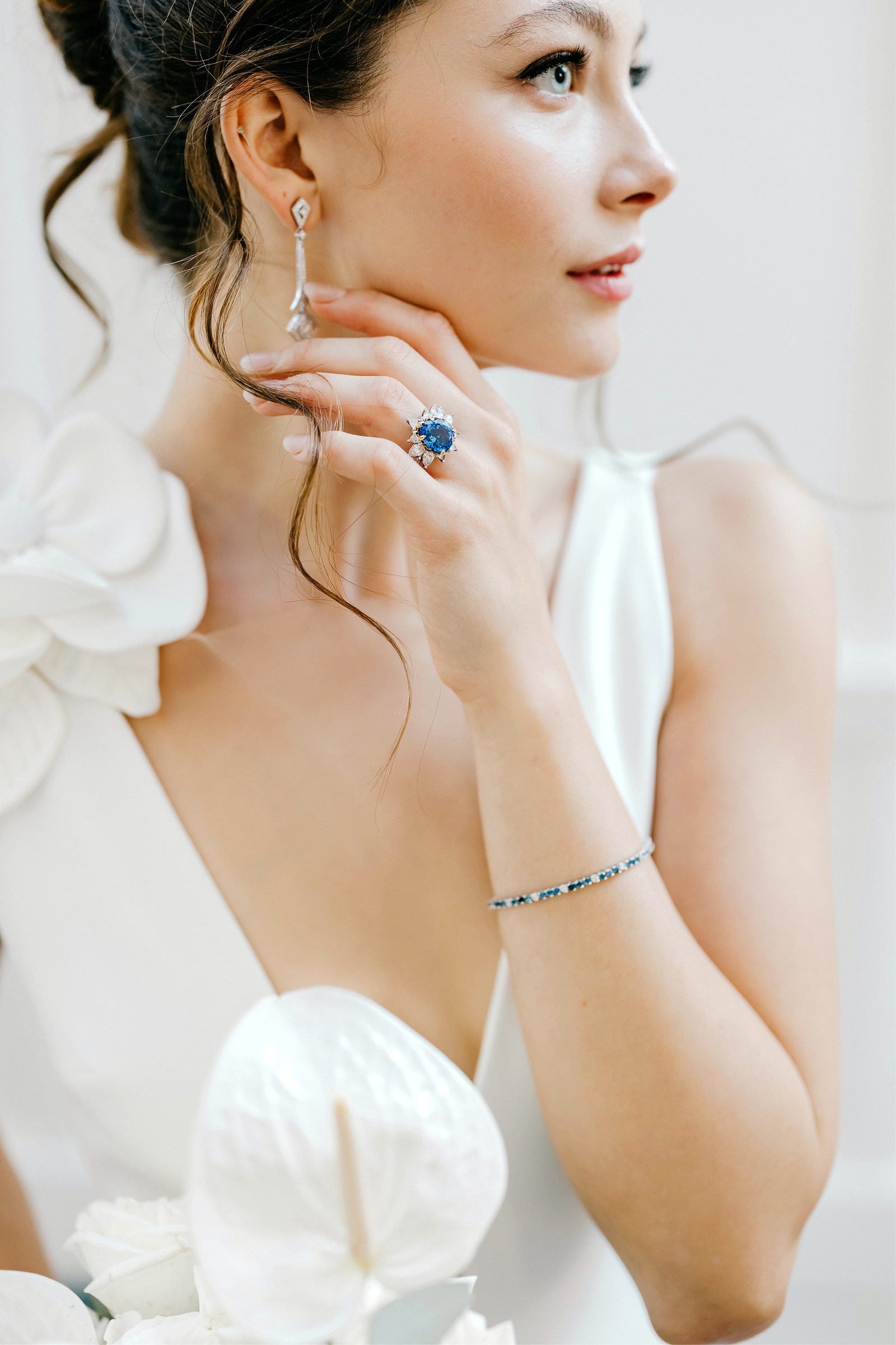 Van Cleve bride wearing Bijoux Fine Jewelry by Emily Wren Photography