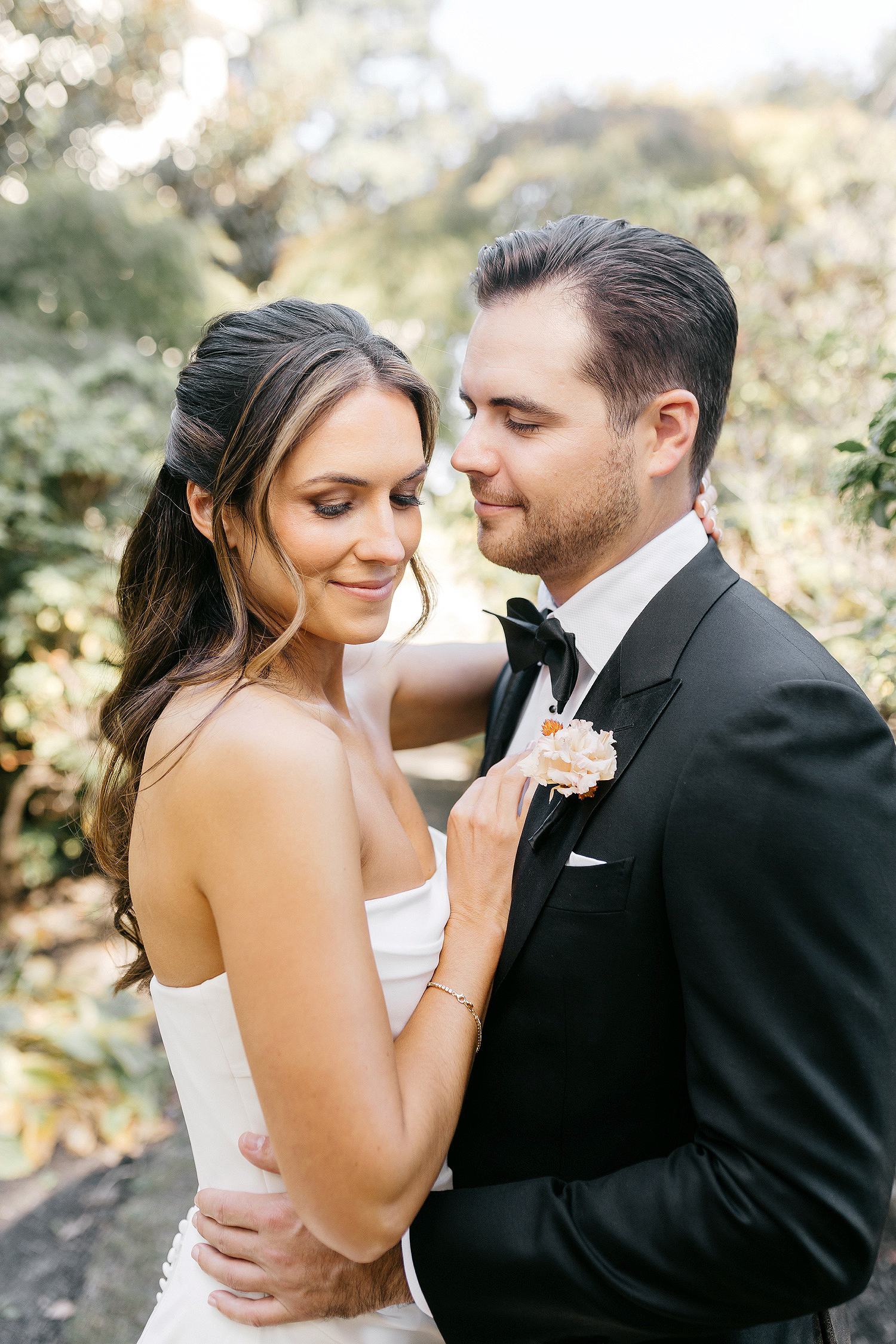 Glen Foerd portrait session of bride and groom by Emily Wren Photography