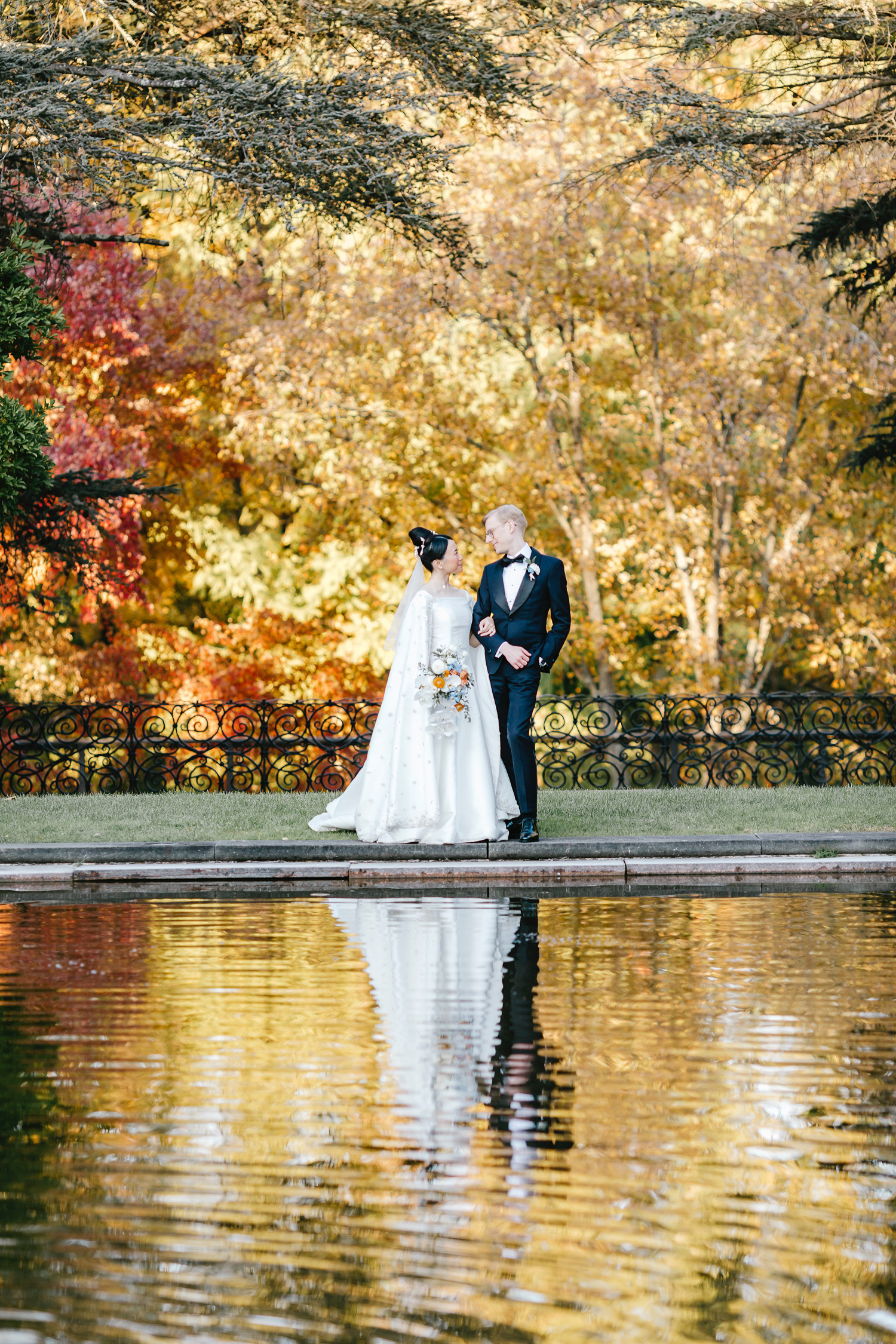 bride & groom on their fall wedding day by New Jersey wedding photographer Emily Wren Photography