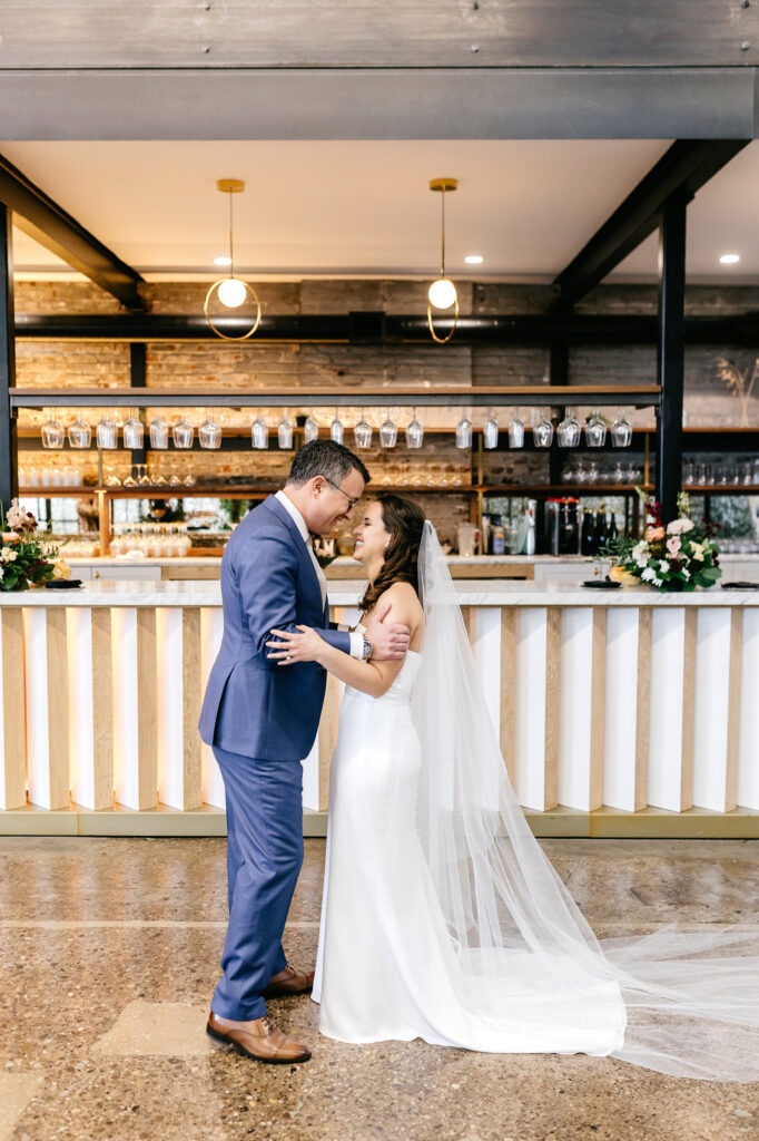 bride and groom's first look at Lilah by Philadelphia wedding photographer Emily Wren Photography