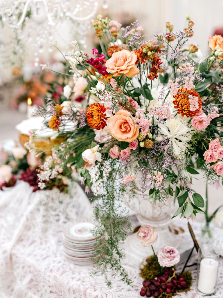 early spring wedding floral decor by luxury wedding photographer Emily Wren Photography