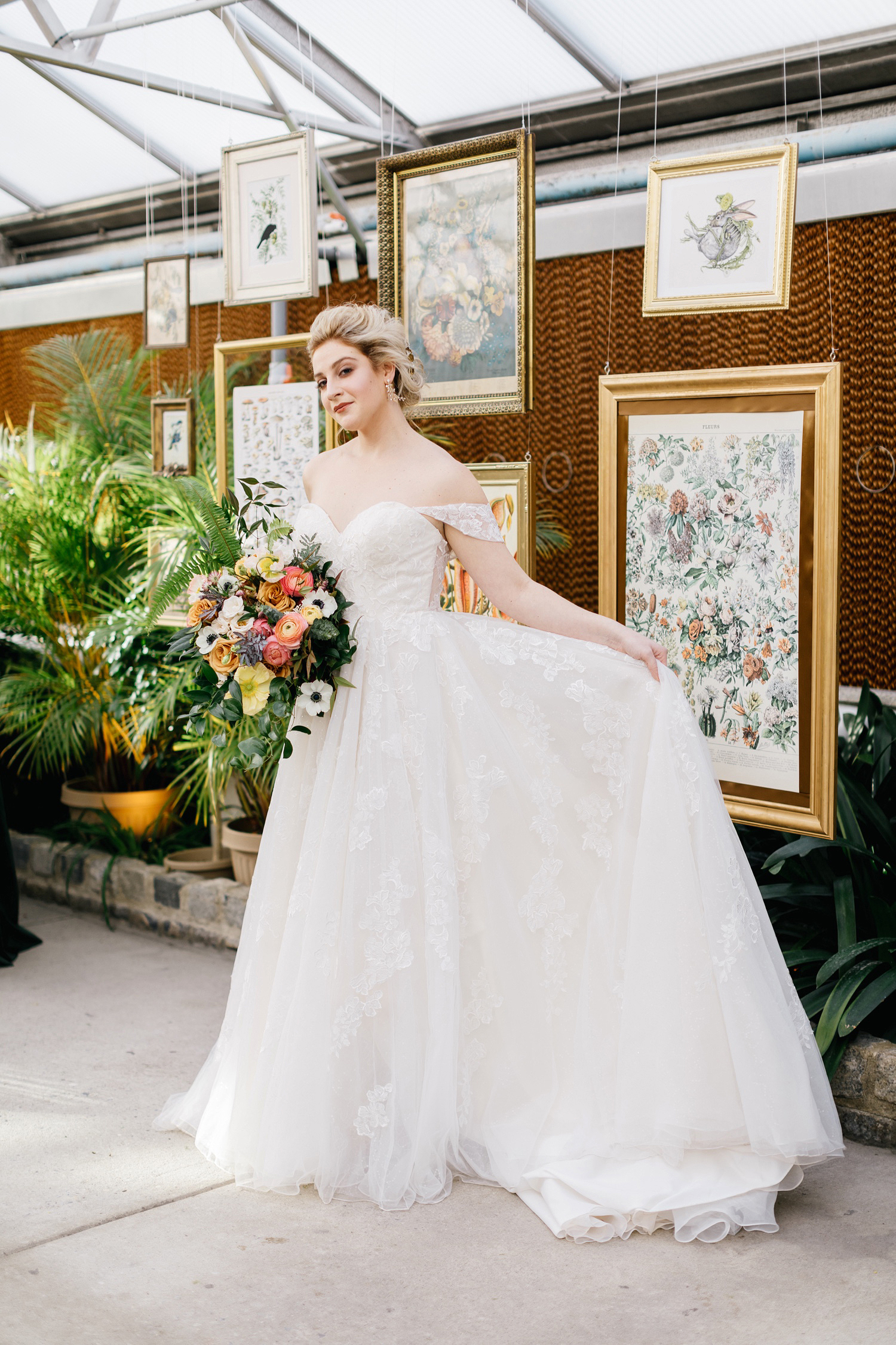 Philadelphia spring bride at Fairmount Horticultural Center