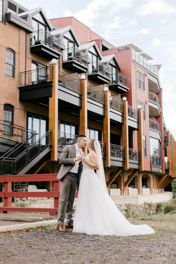 bride & groom wedding portraits at River House at Odettes