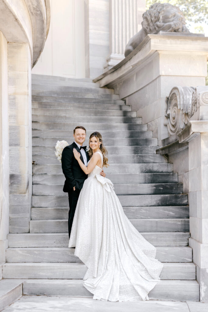 portrait of bride & groom at Philadelphia's iconic Merchants Exchange