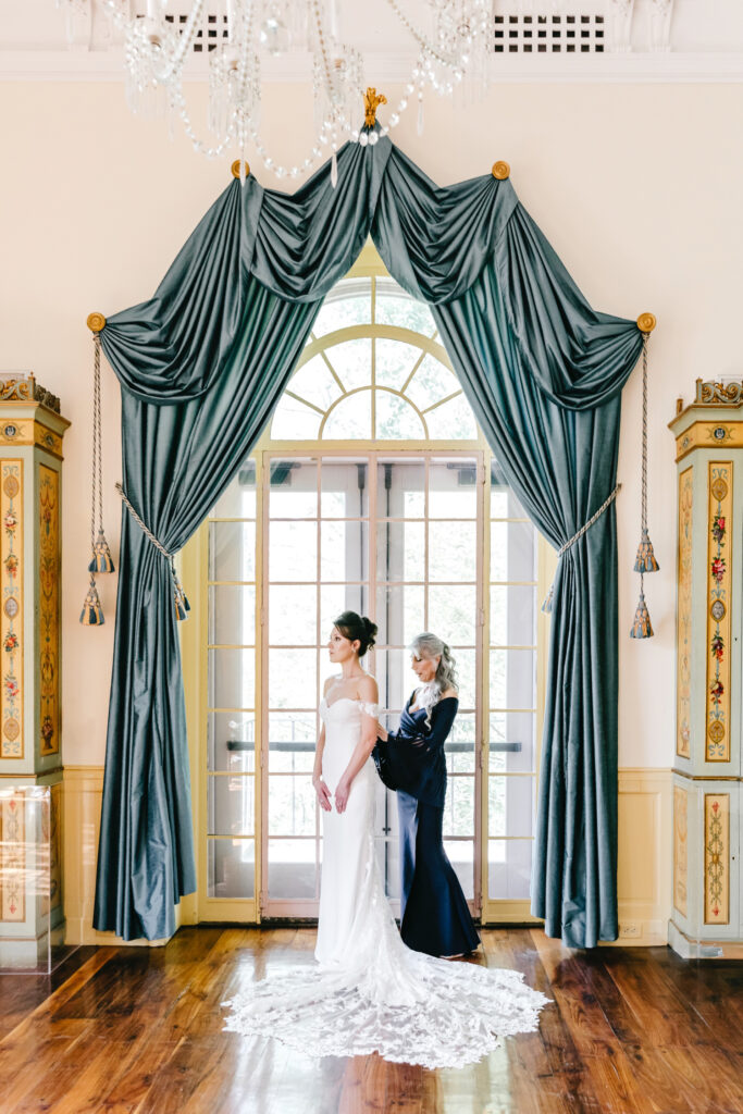 Pennsylvania bride getting ready for her spring wedding at Tyler Gardens