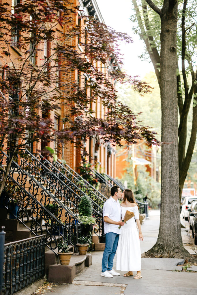 summer engagement session in Hoboken, NJ by Emily Wren Photography