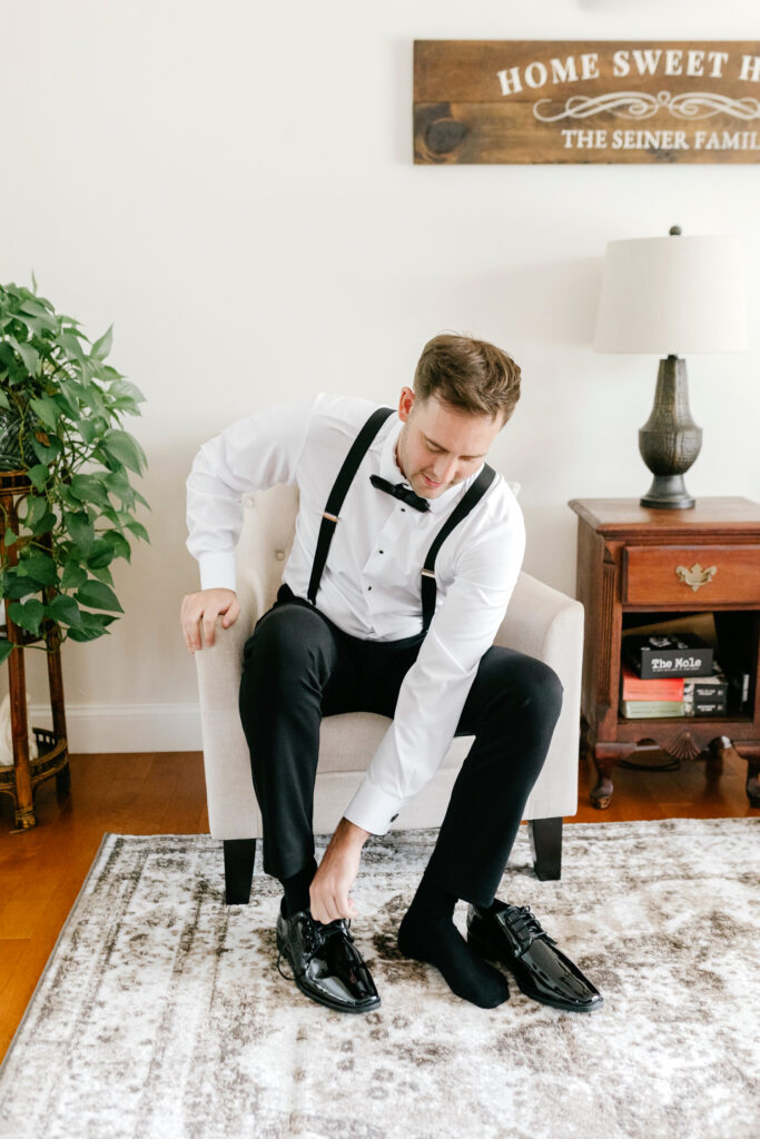 Philadelphia groom getting ready for his summer wedding day