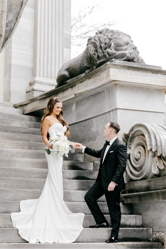 elegant wedding portraits of Philadelphia bride and groom at Merchant's Exchange building