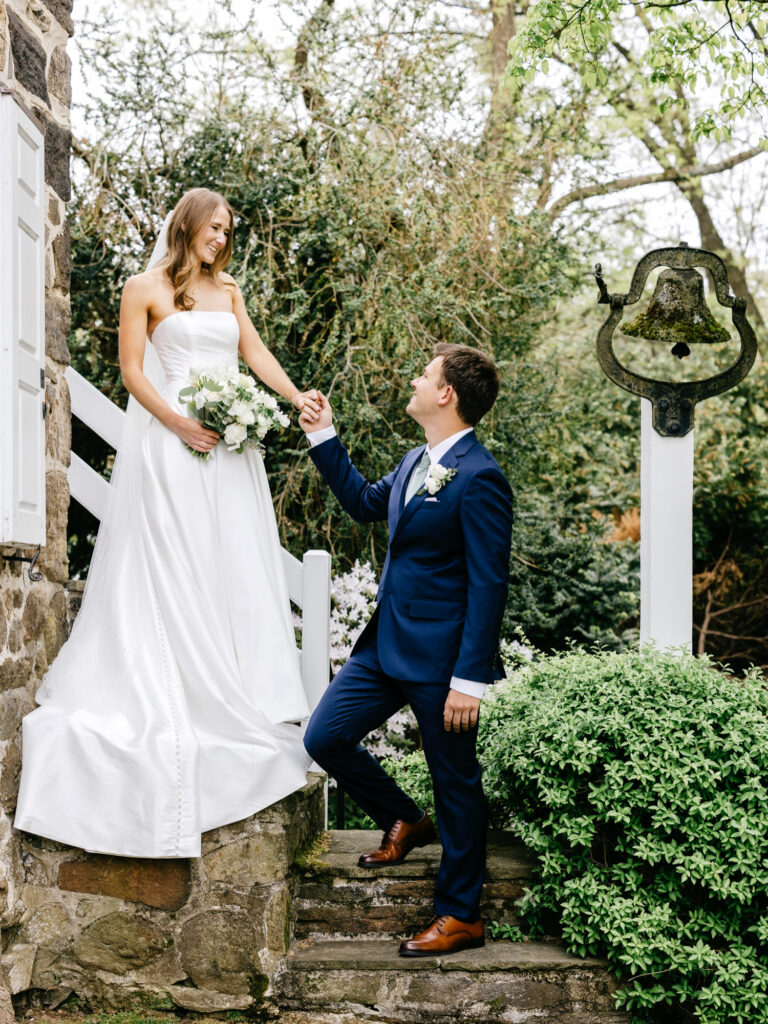 elegant spring wedding portraits at Appleford Estate